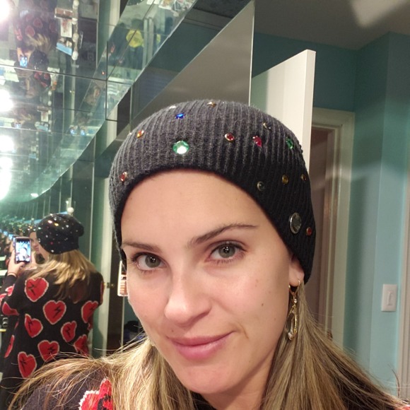 Meet your Posher, Atara - Picture 1 of 1